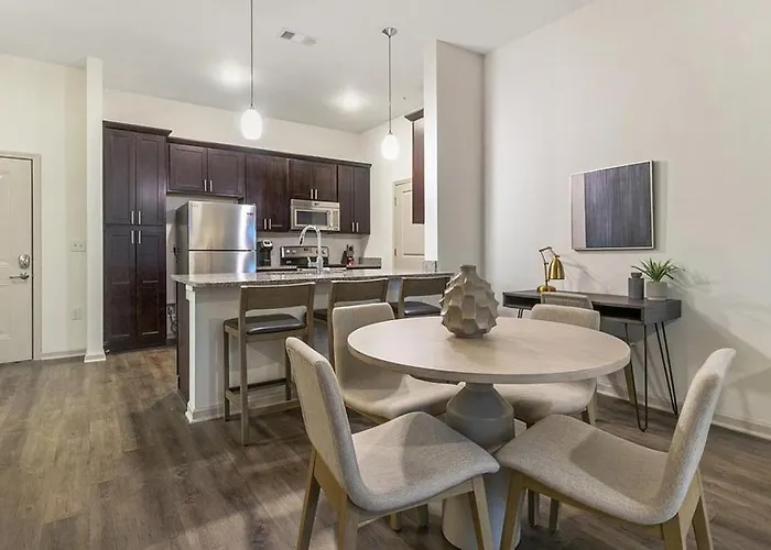 Landing Modern Apartment With Amazing Amenities