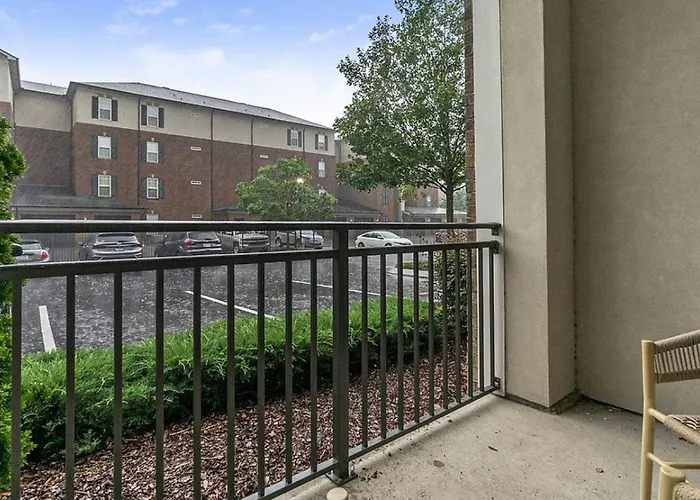Landing Modern Apartment With Amazing Amenities