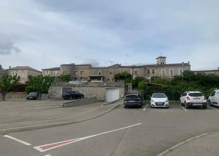 Ruoms Petite Maison 3* centre-village