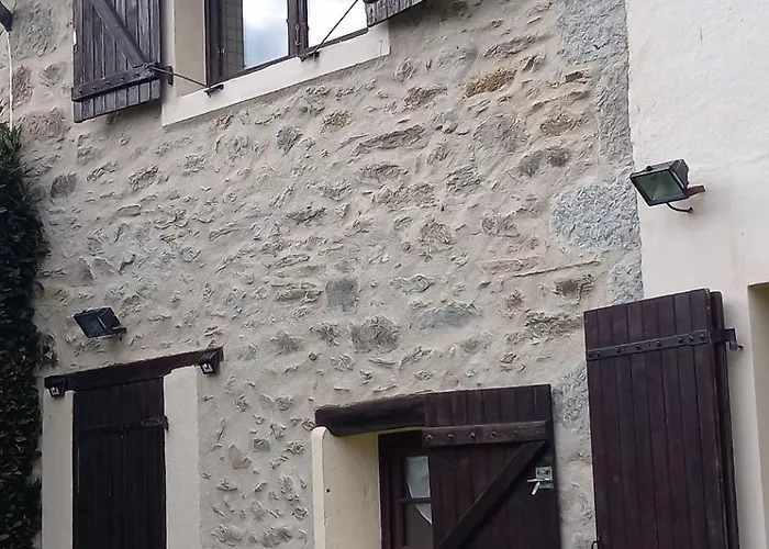 La croix des Landes gîte ou chambre d'hôte avec piscine à Chouvigny
