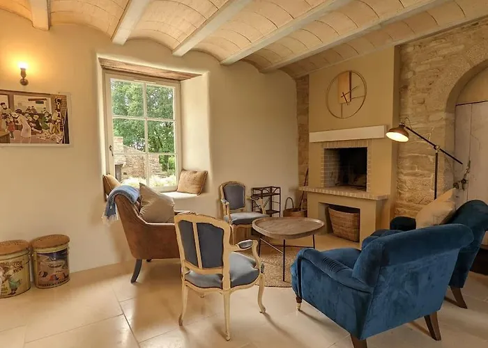 Maison typique bretonne avec toit de chaume
