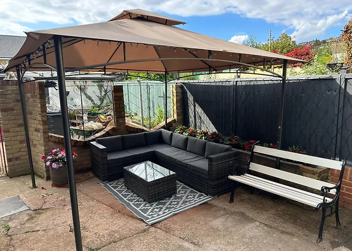 Modern 2 Bedroom Flat By Dover Port, Castle& Sea!