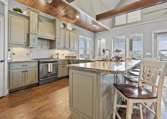Luxury Waterfront Home Family And Pet Friendly Near Surfside Beach 11 Mins