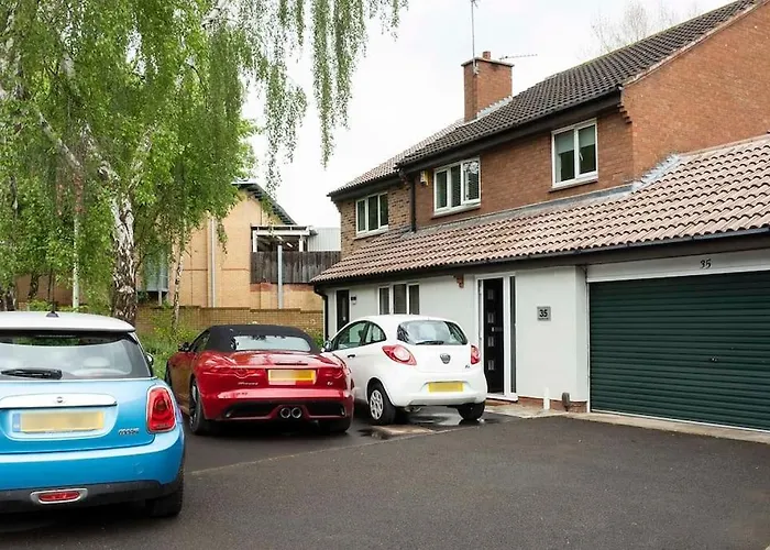 35 Quaker Lane