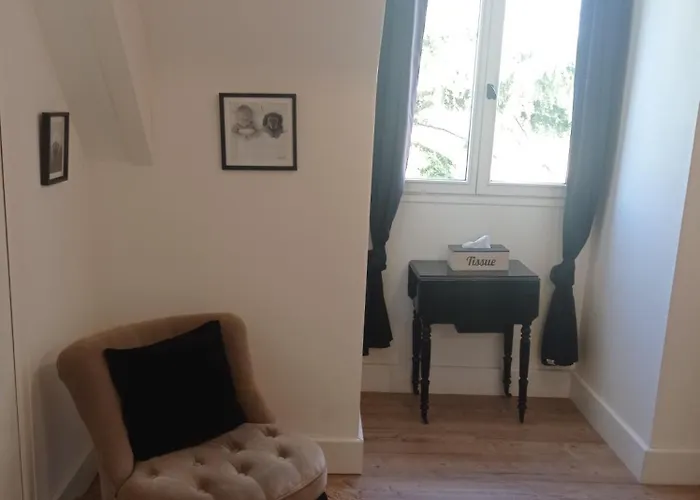 Maison entière, dans village bord de mer, typique&classé