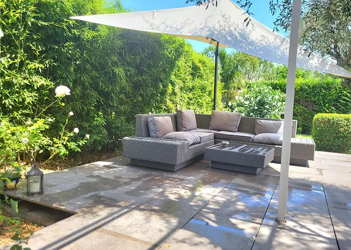 Villa In Biot