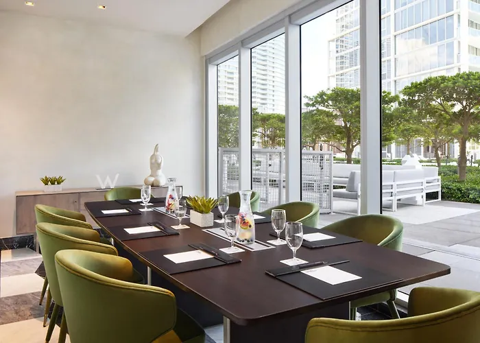 Hotel with pool: W Miami