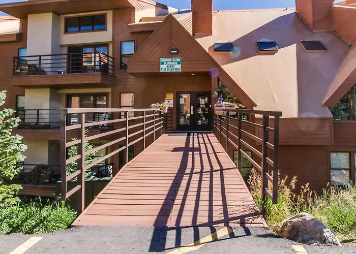 Buffalo Village Condo & Treetop Hideaway