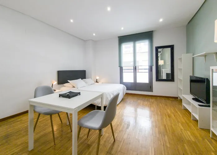 Apartamentos Conde Duque Decó