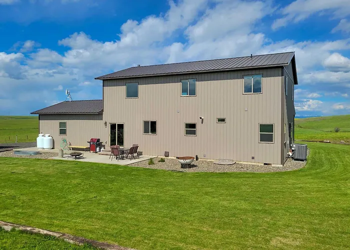 Laptop-Friendly Grangeville Getaway W/ Fire Pit!