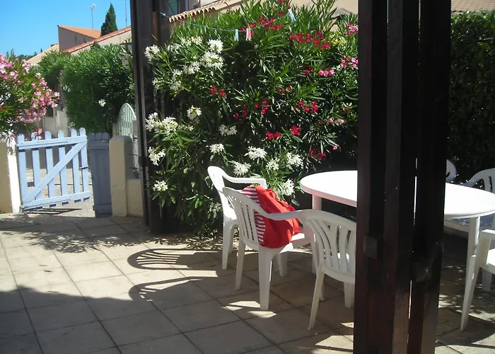 Villa dans résidence jardin piscine parking près de la mer