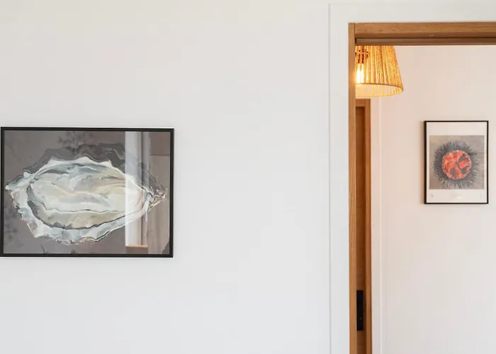 Suites Kerlarros Clim et Parking face Gare et Port