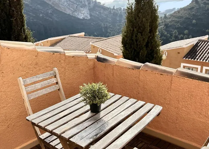 Casa Cumbre del Sol