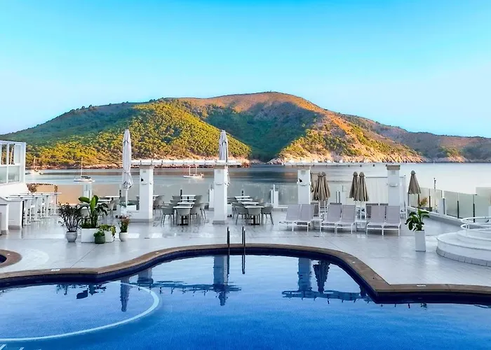 Parque Nereida Suites Hotel