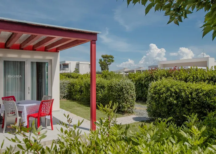 Resort: Vada Village