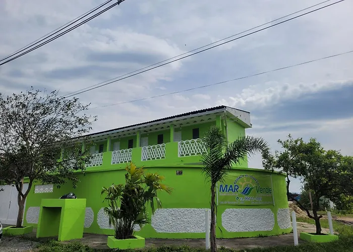 Pousada do sossego mar e verde em Itanhaem com piscina