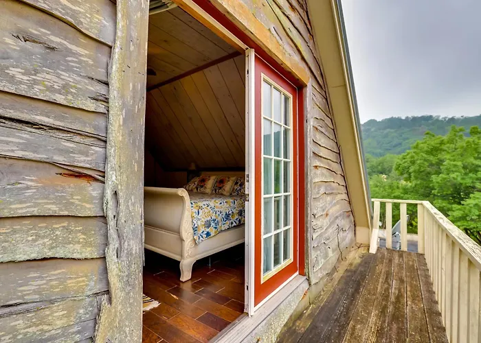 Chic 'Tree House' Studio ~ 24 Mi To Bandera!