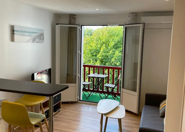 Charmant Studio Climatise Avec Chambre Separee, A 3 Kms De Biarritz Et Bidart