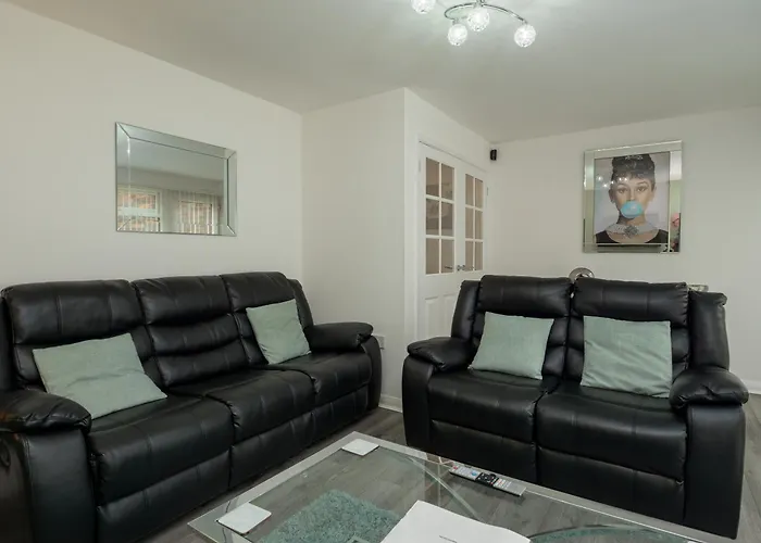 Sunderland Self Catering 4 - City Centre Townhouse With Free Parking