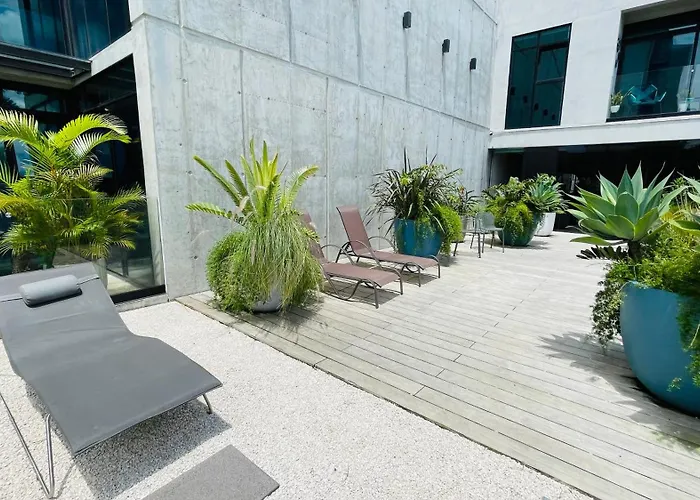 Cozy Apartment With Terrace, Sj Cosmopolitan Tower #402