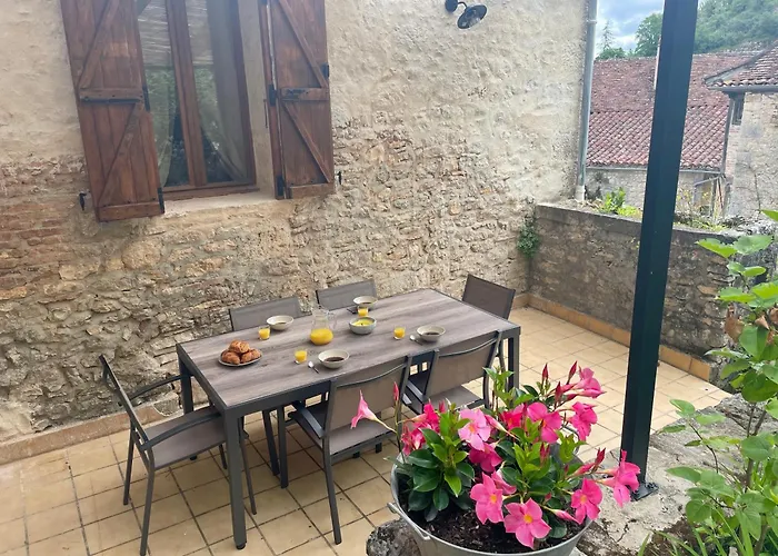 Maison coeur de St-Cirq-Lapopie Charme Jardin Clim