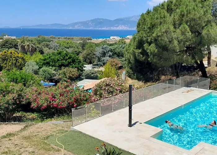 Corsicadream Arone superbe appartement dans villa, vue panoramique mer, piscine, proche Porticcio