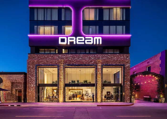 Romantic hotel: Dream Hollywood, By Hyatt