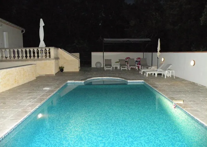 Mazet avec piscine à 6 kms d'Uzes