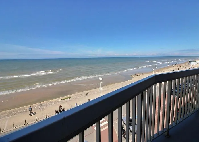 Annonce professionnelle. Agréable Studio cabine 4ème étage front de mer, pour 3 personnes maxi à HARDELOT PLAGE.