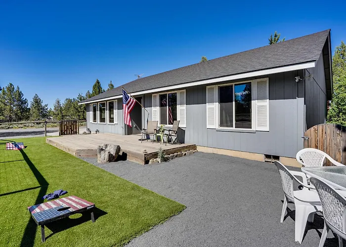 Pickleball Country Retreat In Bend!