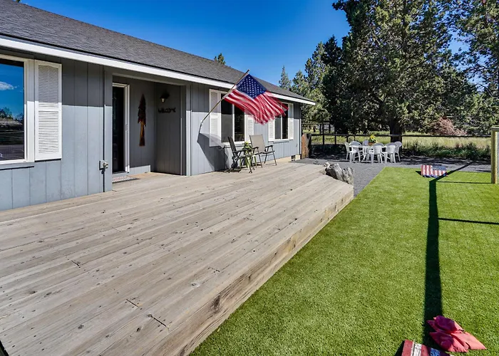 Pickleball Country Retreat In Bend!