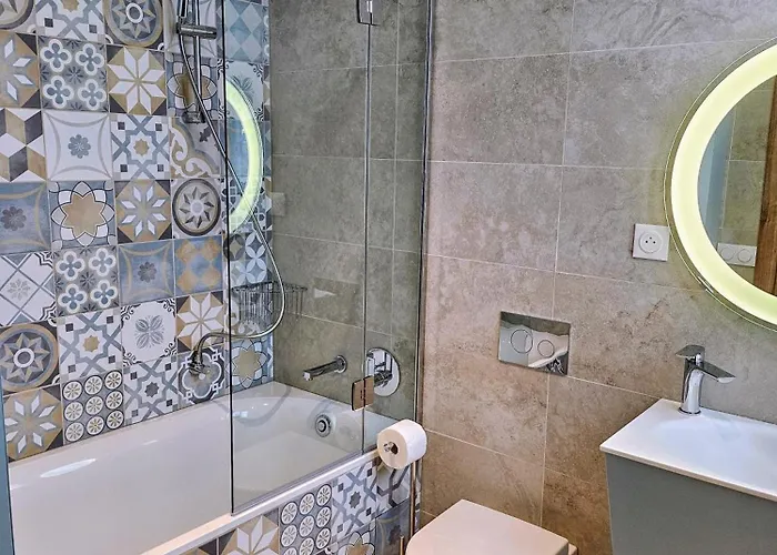 Charmant studio près de la plage avec jacuzzi et terrasse privative