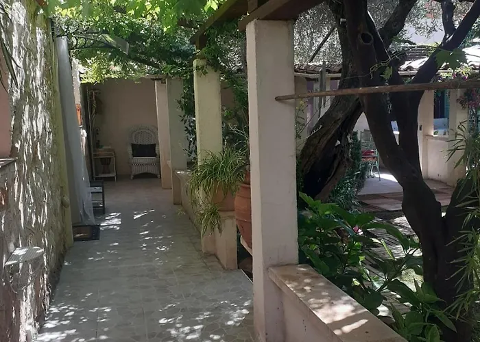 2 pièces, Proche centre ville, GIP ASFO, Jardin et Parking Privatifs