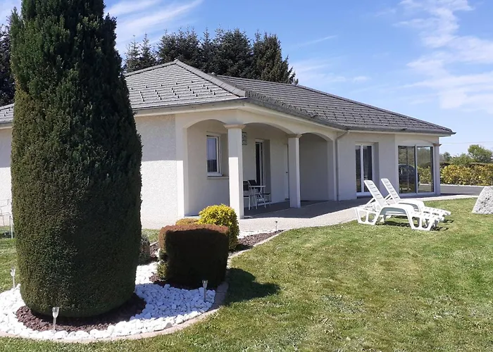 Haute-loire Tence Belle maison neuve plain-pied 4 étoiles avec parc arboré clos