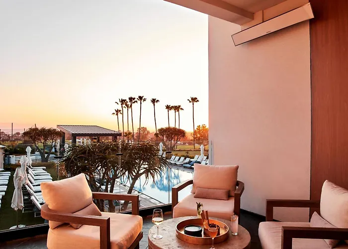 Luxury hotel only: Vea Newport Beach, A Marriott Resort & Spa