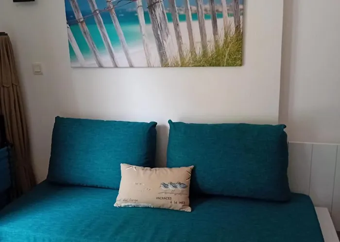 Maison au calme à l'intérieur du golf de Ploëmel, entre terre et mer, 2 chambres, 10 min des plages