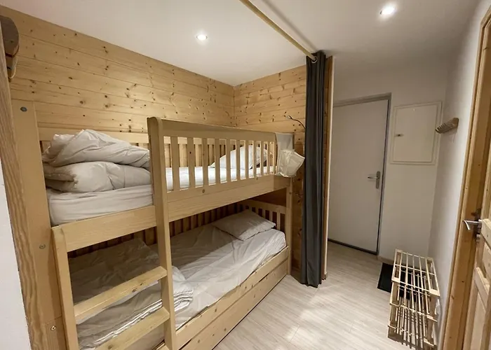 Appartement T3 confortable avec 2 chambres, parking, proche pistes - FR-1-787-1