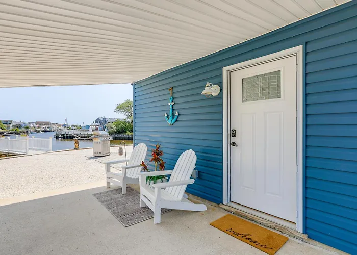 Waterfront Getaway W/ Private Docks, Fire Pit