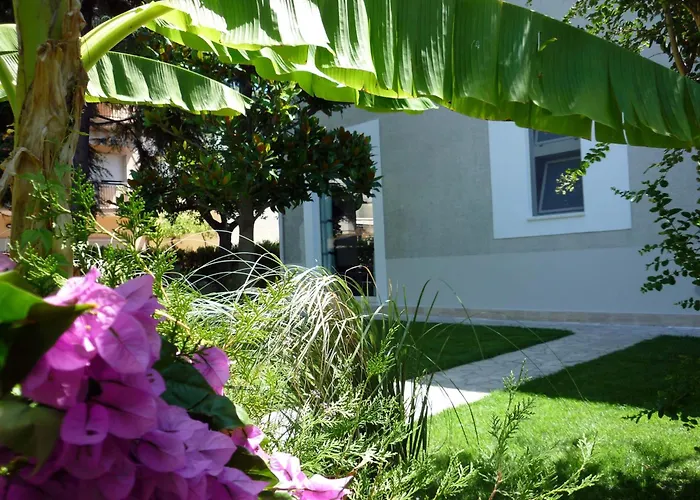 Loft 1-2-3, in centro, con giardino, a 150 m dal mare