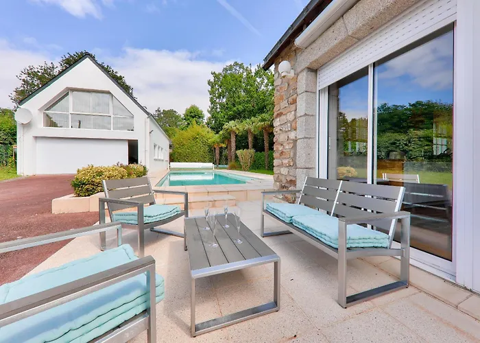Maison pour 8 avec piscine 500m de la plage