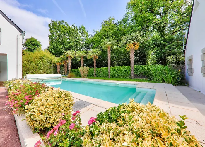 Maison pour 8 avec piscine 500m de la plage