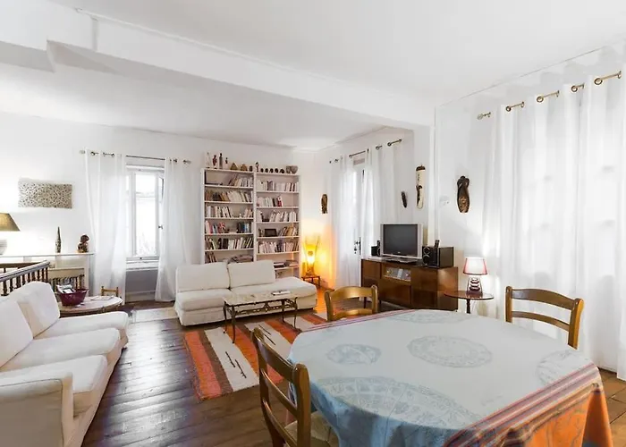 Appartement Le Nid du Saleys - 70 m2 centre ville de Salies-de-Béarn
