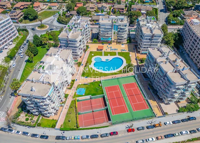 Uhc Larimar Family Complex