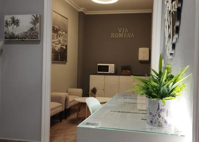 Grupo Arcanos Pensión Atenea&Via Romana