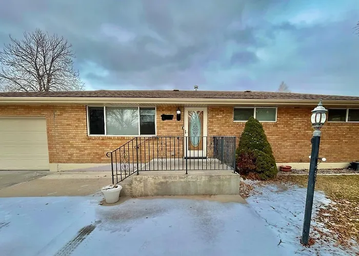 Newly Renovated Home W Garage Near Old Town