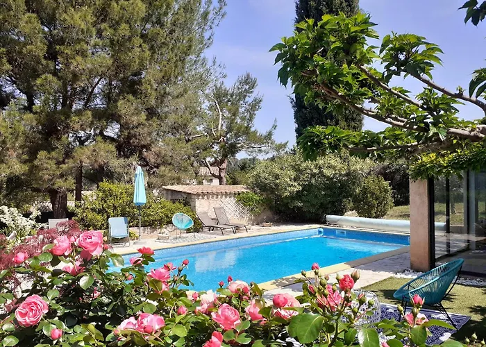 Belle villa avec piscine proche d Aix en provence