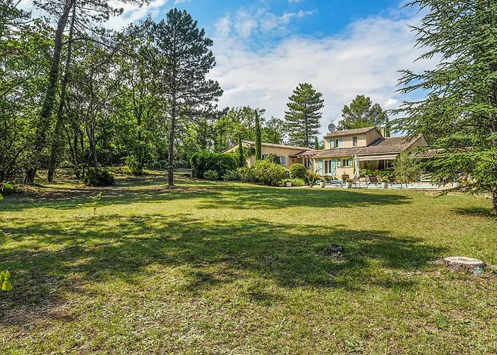 Stunning Home In Callian