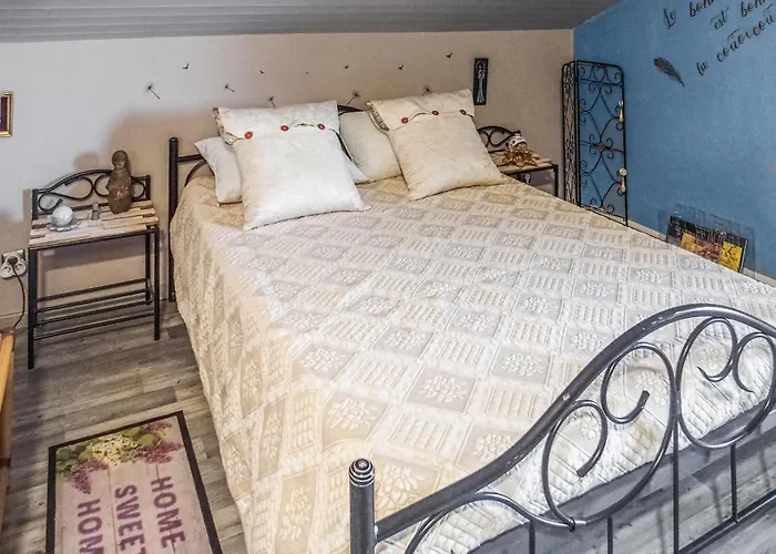 Awesome Apartment In Excenevex With Wifi