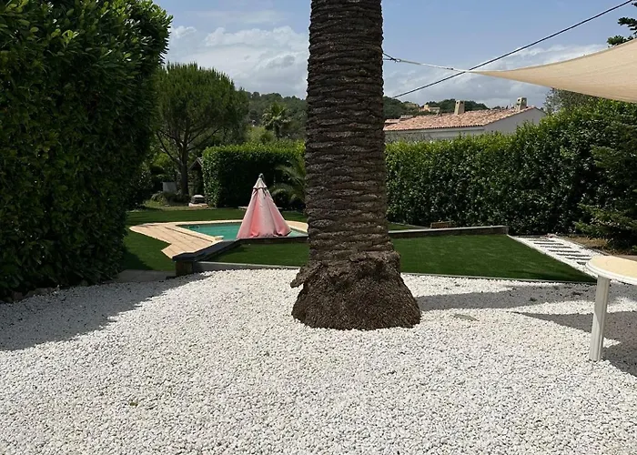 Meublé 2P 40 m2 dans villa avec piscine à Vallauris, 4 km de la mer