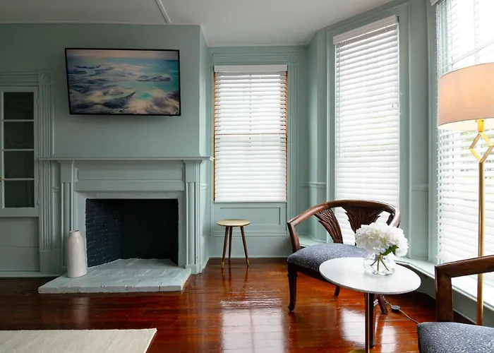 B&B only: The Burbank Rose Inn